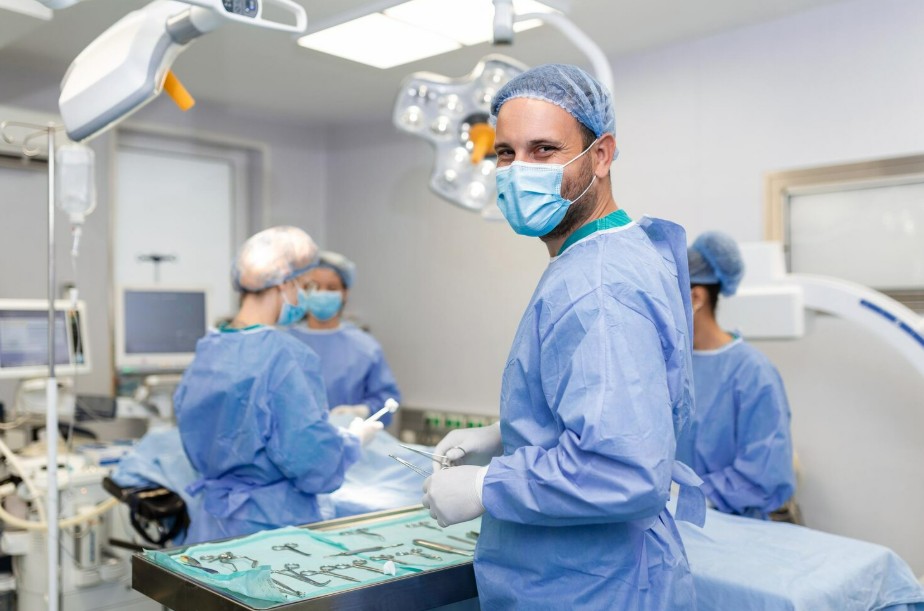 Qué tener en cuenta al alquilar un quirófano en Valencia para cirugía ambulatoria